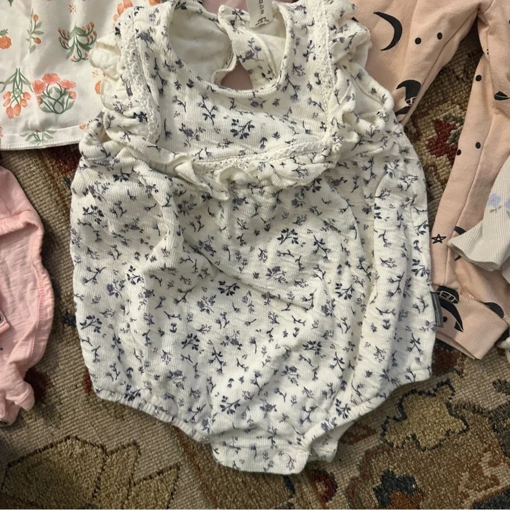 Carters Girls Pink Bundle sz 18 MO